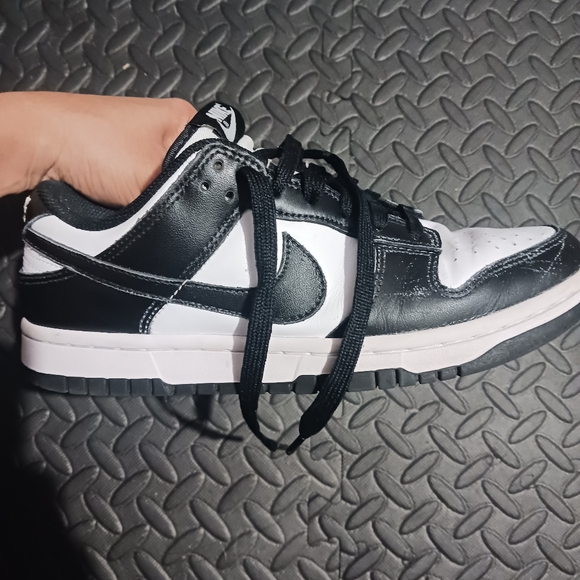 Women Nike Dunk panda low sneakers - Picture 7 of 15